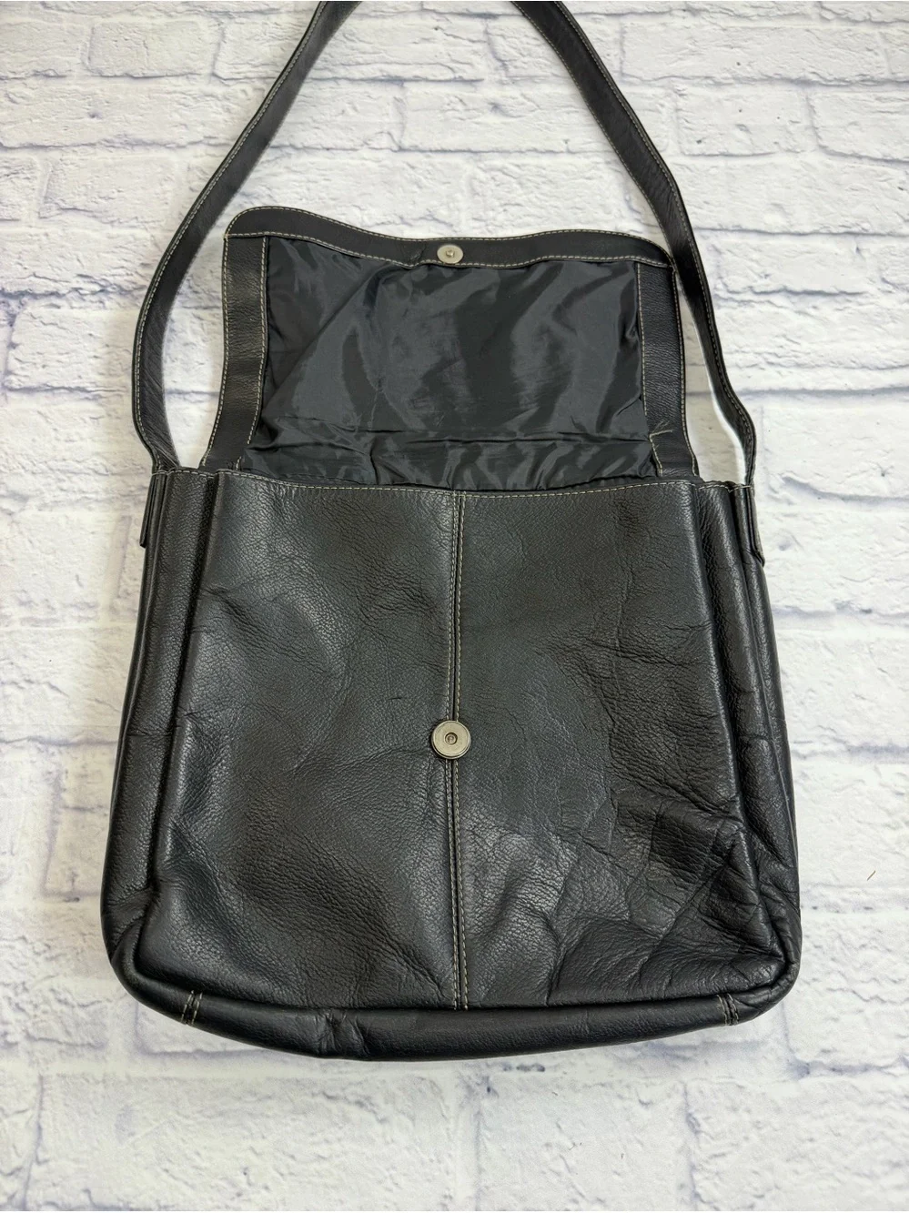 Mens or Women’s  Black Leather Messenger Bag with Flap Closure